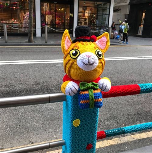 This kitty is wearing a top hat!