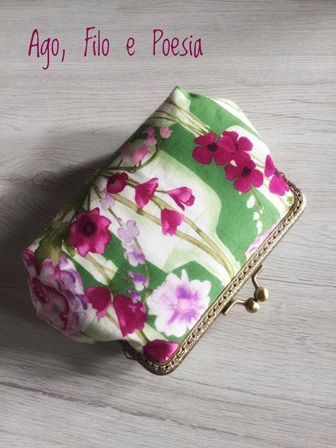 This is a really sweet pouch!