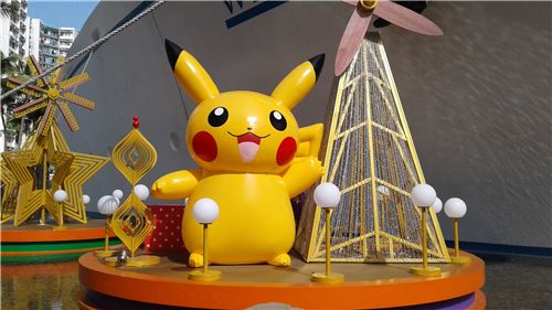 More adorable outdoor Pickahu displays!