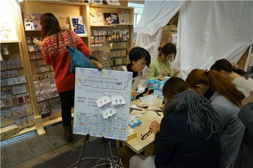 Attendees were able to crafts their own items